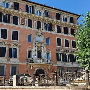 palazzo-marescalchi-belli-vicino-piazza-di-spagna.it-romehotels.com/